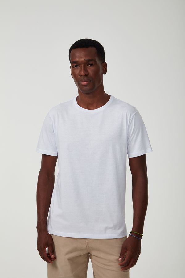 Camiseta-C-Neck-Premium-Branco-|-Tamanho-GG