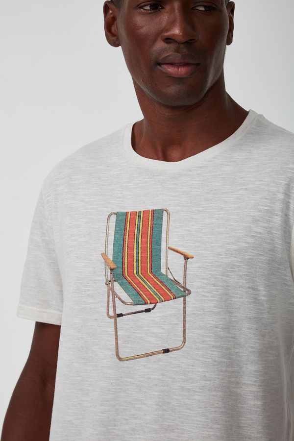 Camiseta-Cadeira-Praia---V24-Natural-|-Tamanho-P