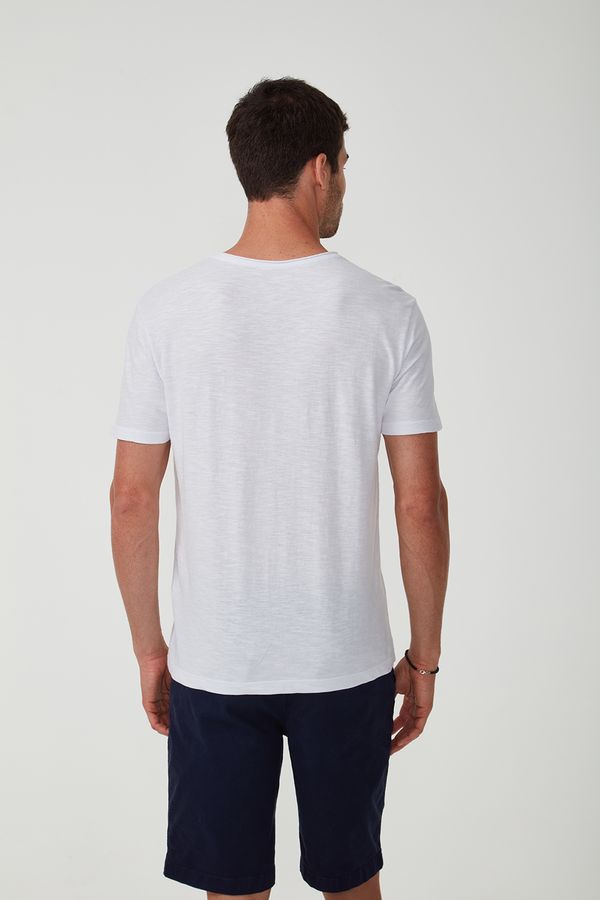 Camiseta-Hava---V24-Branco-|-Tamanho-M