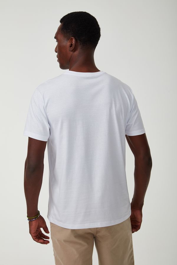 Camiseta-C-Neck-Premium-Branco-|-Tamanho-P