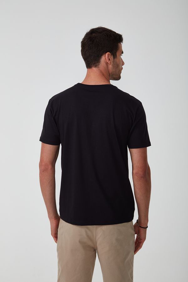 Camiseta-C-Neck-Premium-Preto-|-Tamanho-P