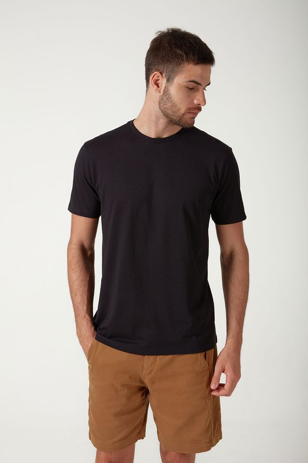 Camiseta-C-Neck-Premium--I24-Preto-|-Tamanho-M