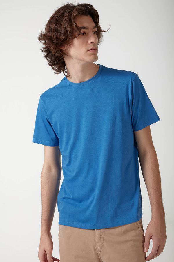Camiseta-C-Neck-Premium--I24-Azul-Royal-|-Tamanho-P
